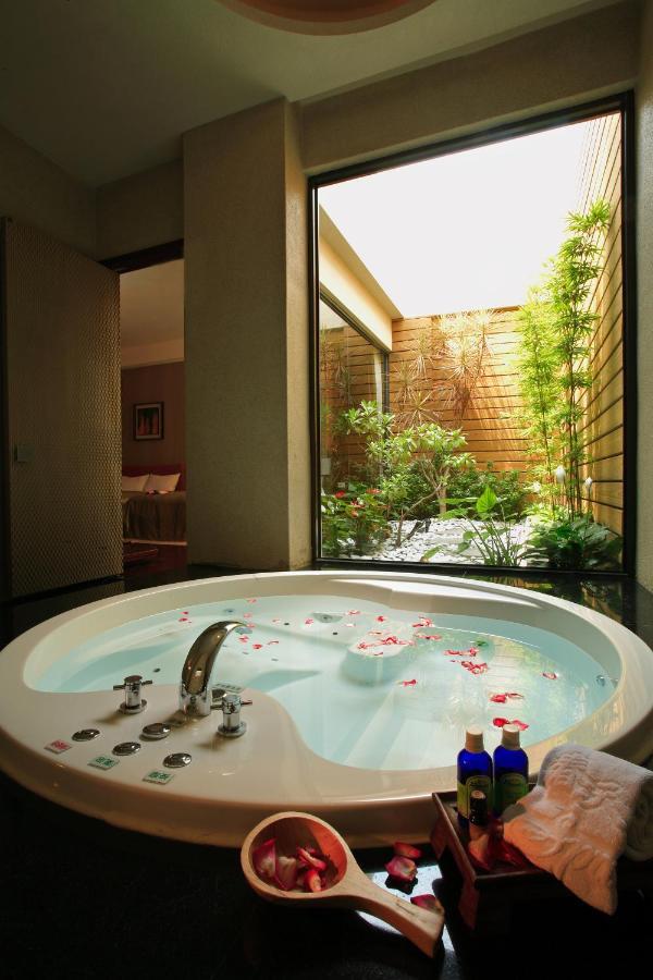 Spring Spa Motel Dali Bagian luar foto